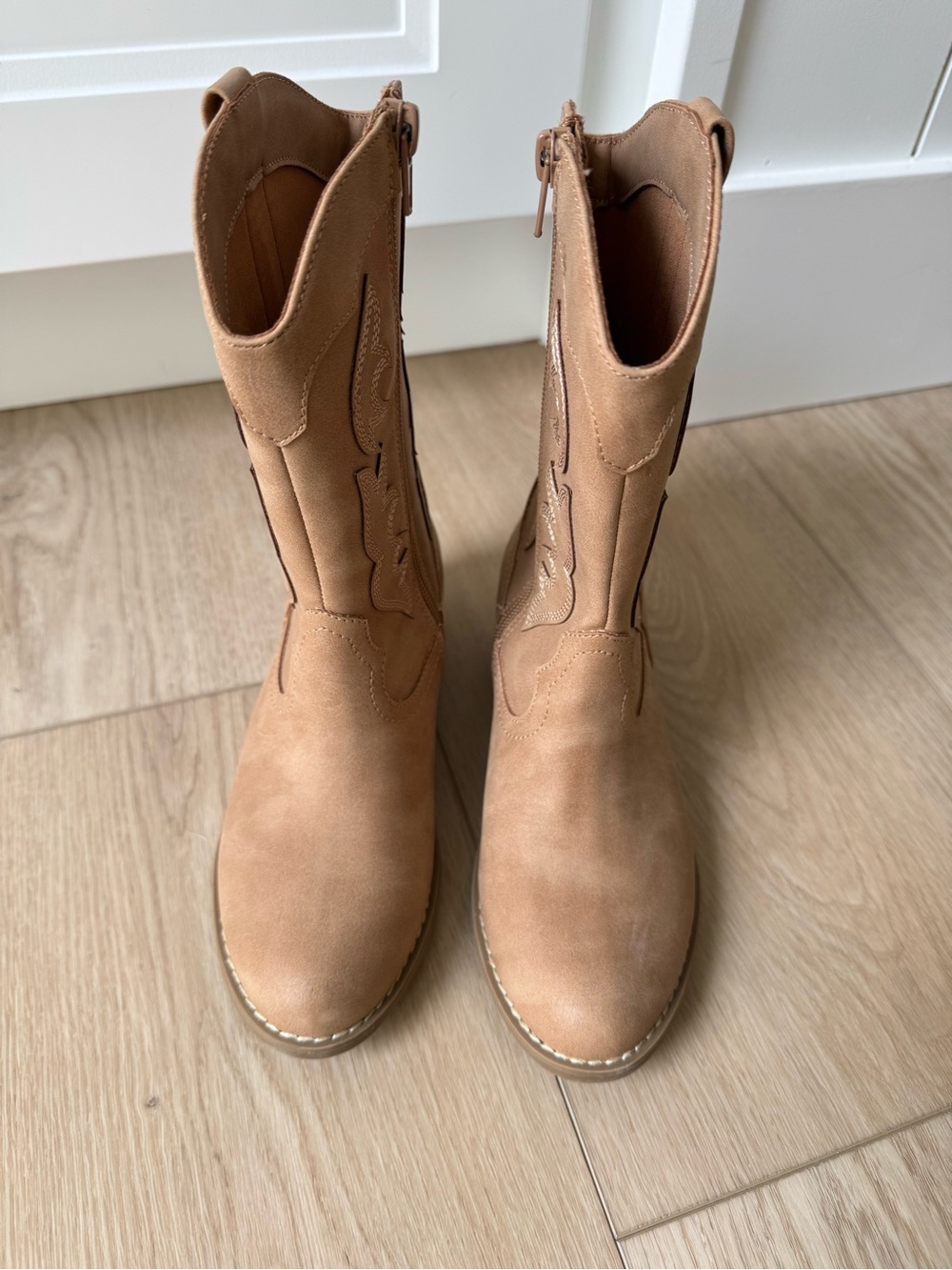 Dolce Vita Tan Western Cowboy Boots - Little Girls Size 1. Like New - Picture 2 of 7